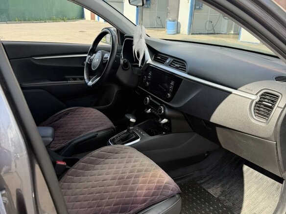 2021 Kia Rio IV Рестайлинг, серый, 1900000 рублей - вид 6