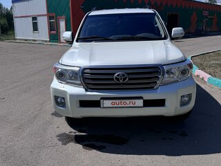 2012 Toyota Land Cruiser 200 Series Рестайлинг 1, белый, 3850000 рублей, вид 2