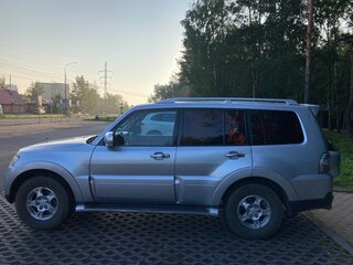 2007 Mitsubishi Pajero IV, серебристый, 1450000 рублей, вид 2