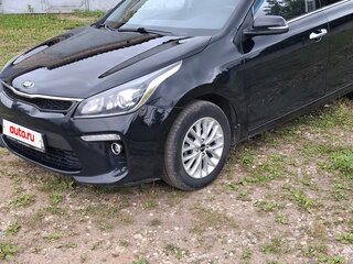 2019 Kia Rio IV, чёрный, 1620000 рублей, вид 3