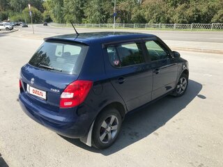 2013 Skoda Fabia II Рестайлинг, синий, 465000 рублей, вид 5