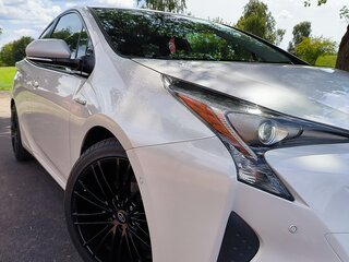2017 Toyota Prius IV (XW50), белый, 1867906 рублей, вид 2