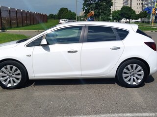 2014 Opel Astra J Рестайлинг, белый, 1250000 рублей, вид 5