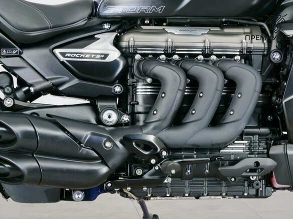 2024 Triumph Rocket 3, чёрный, 2599000 рублей - вид 9