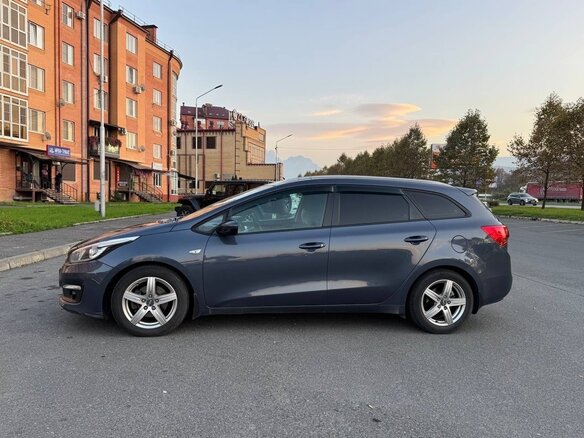 2015 Kia Ceed II Рестайлинг, синий, 1200000 рублей - вид 17