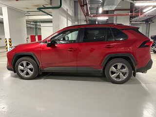 2021 Toyota RAV4 V (XA50), красный, 3500000 рублей, вид 5