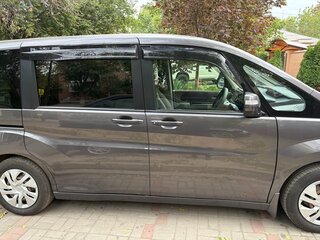 2016 Honda Stepwgn V, серый, 2300000 рублей, вид 3