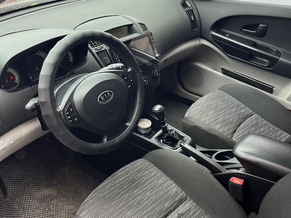 2007 Kia Ceed I, серебристый, 520000 рублей - вид 4