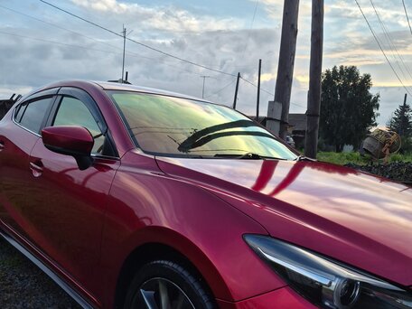2018 Mazda Axela III Рестайлинг, красный, 1370000 рублей, вид 4