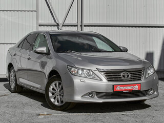 2014 Toyota Camry VII (XV50), серебристый, 1750000 рублей, вид 3