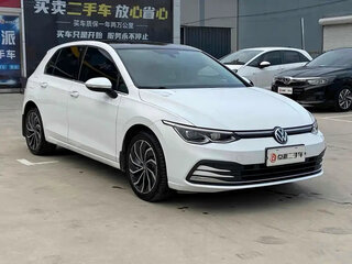2021 Volkswagen Golf VIII, белый, 1650000 рублей, вид 3