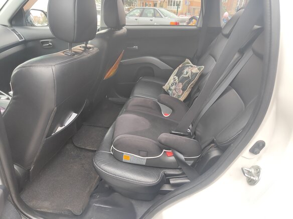 2007 Mitsubishi Outlander II, белый, 850000 рублей - вид 9