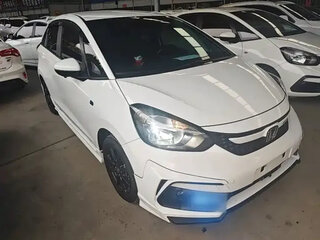2023 Honda Fit IV Рестайлинг, белый, 1230000 рублей, вид 5