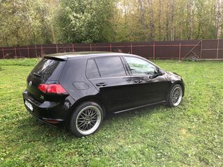2013 Volkswagen Golf VII, чёрный, 799999 рублей, вид 4