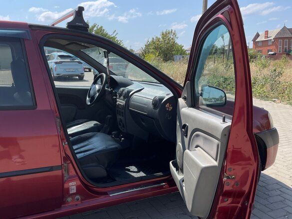 2009 Renault Logan I, красный, 380000 рублей - вид 6