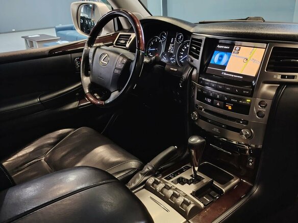 2012 Lexus LX 570 III Рестайлинг, серебристый, 4580000 рублей - вид 21