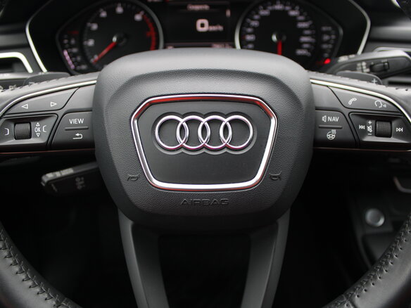 2017 Audi A4 V (B9), белый - вид 14