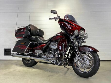 2013 Harley-Davidson CVO Limited, красный, 1990000 рублей, вид 3