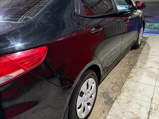 2016 Kia Rio III Рестайлинг, чёрный, 650000 рублей, вид 2
