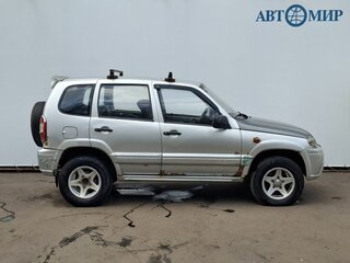 2004 Chevrolet Niva I, серебристый, 155000 рублей, вид 4