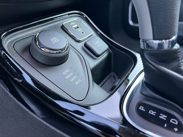 2020 Jeep Compass II, серый, 1900000 рублей - вид 14