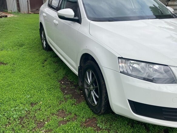 2013 Skoda Octavia III (A7), белый, 1100000 рублей - вид 1