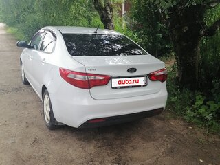 2011 Kia Rio 5-speed III, белый, 730000 рублей, вид 3
