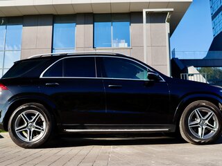 2019 Mercedes-Benz GLE 300 d II (V167), чёрный, 6000000 рублей, вид 3