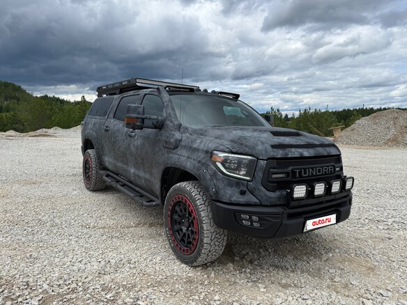 2011 Toyota Tundra CrewMax II, серый, 6000000 рублей - вид 2