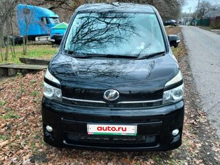2013 Toyota Voxy II (R70) Рестайлинг, чёрный, 1690000 рублей, вид 1