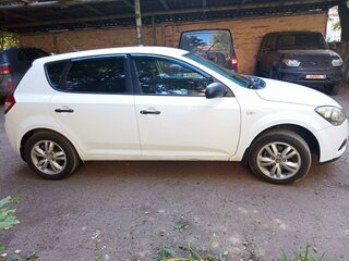 2012 Kia Ceed I Рестайлинг, белый, 830000 рублей, вид 2