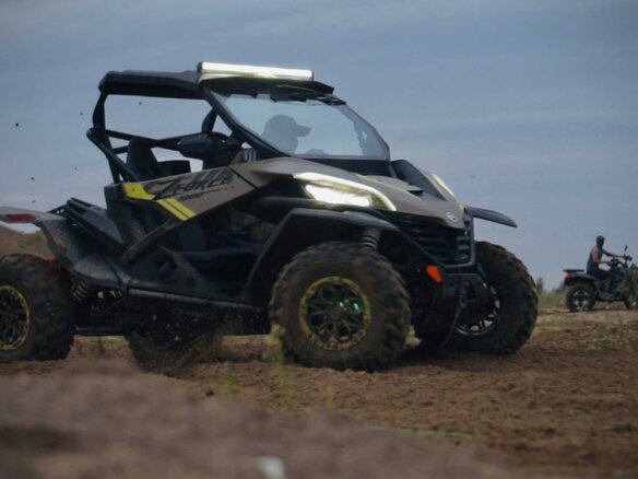 2024 CFMoto ZFORCE 1000 Sport R EPS, бежевый, 1490000 рублей - вид 4