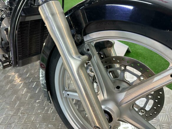 2010 Honda VT 1300CS Sabre, чёрный - вид 24