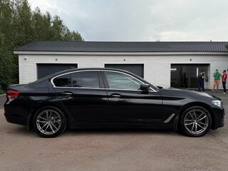 2017 BMW 5 серии 520d VII (G30/G31/G38), чёрный, 2750000 рублей, вид 3