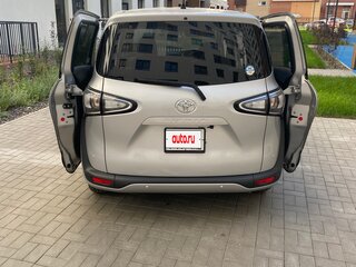 2021 Toyota Sienta II Рестайлинг, серый, 1300000 рублей, вид 5