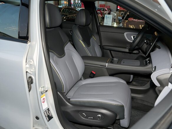 2026 Changan Qiyuan Q05 51.9 kWh II, серебристый, 2328000 рублей - вид 32