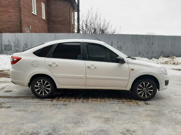 2017 Lada (ВАЗ) Granta I, белый, 340000 рублей - вид 5