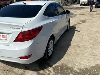2014 Hyundai Solaris I, белый, 800000 рублей, вид 4