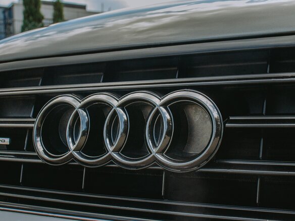 2013 Audi A8 III (D4), серый, 2600000 рублей - вид 32