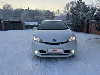 2011 Toyota Wish II, белый, 1399000 рублей, вид 2