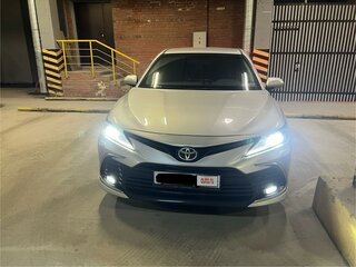 2021 Toyota Camry VIII (XV70) Рестайлинг, серый, 3400000 рублей, вид 2