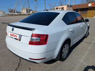 2018 Skoda Octavia III (A7) Рестайлинг, белый, 1300000 рублей, вид 4