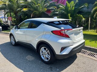 2019 Toyota C-HR I Рестайлинг, белый, 2000000 рублей, вид 1