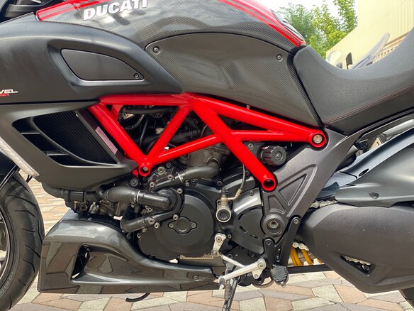 2012 Ducati Diavel Carbon, красный, 999999 рублей - вид 17