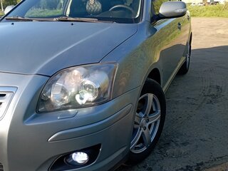 2007 Toyota Avensis II Рестайлинг, серебристый, 845000 рублей, вид 1