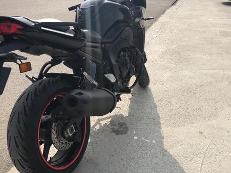 2011 Yamaha FZ1, чёрный, 700000 рублей, вид 5