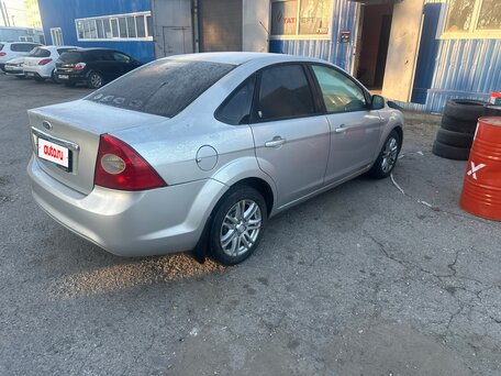 2008 Ford Focus II Рестайлинг, серебристый, 550000 рублей, вид 2