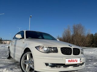 2010 BMW 1 серии 116i I (E81/E82/E87/E88) Рестайлинг, белый, 800000 рублей, вид 2
