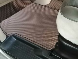 2003 Nissan Serena II (C24), серебристый, 850000 рублей, вид 3