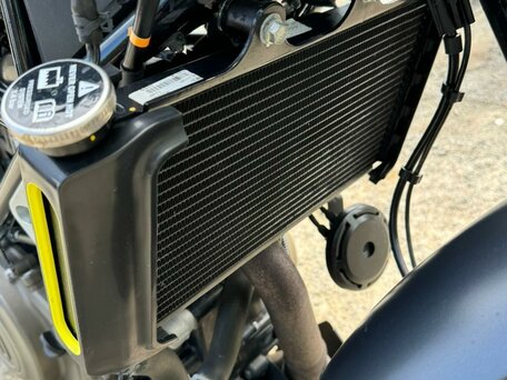 2021 Husqvarna Svartpilen 401, серебристый, 550000 рублей, вид 2